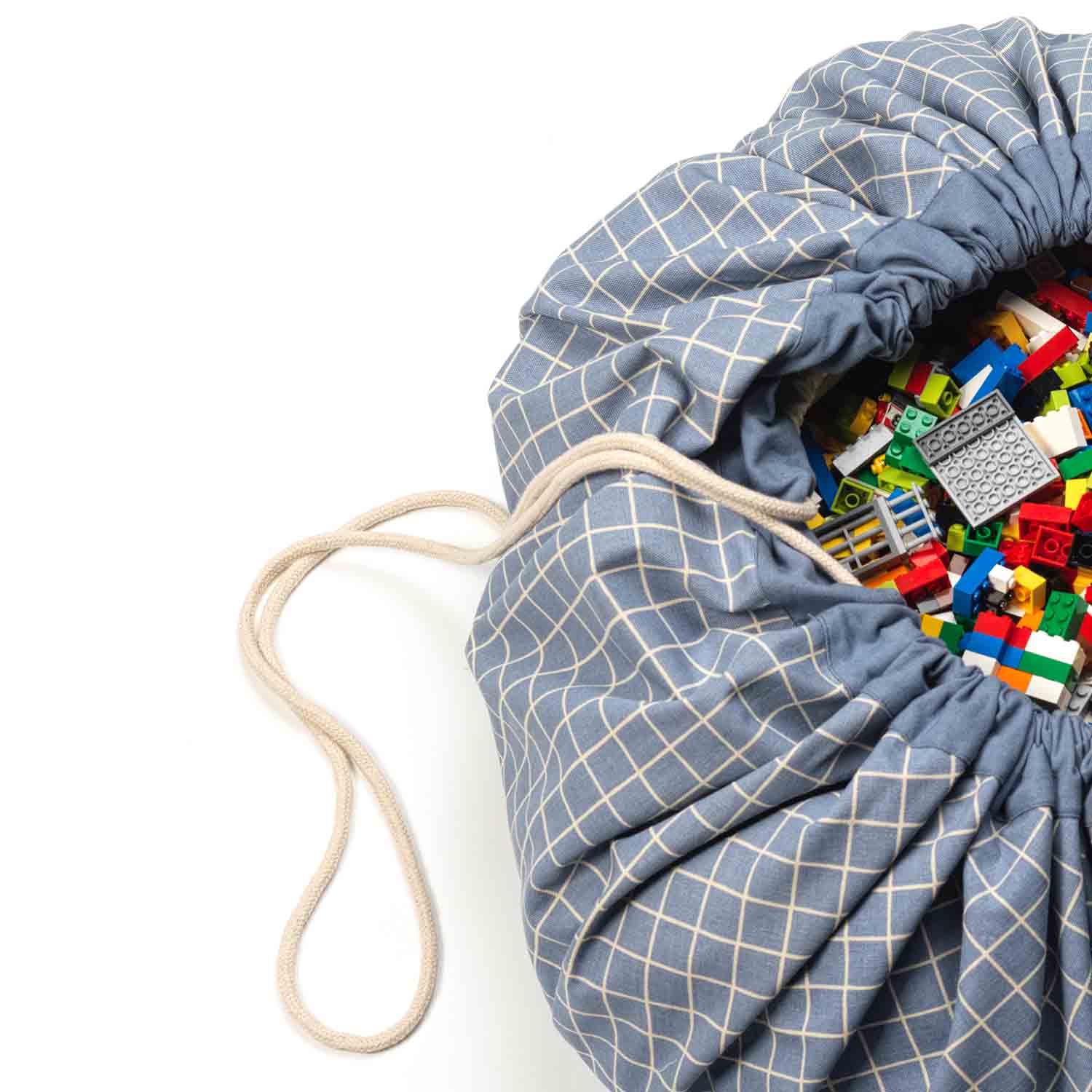 Playandgo_storage_bag_organic_grid_blue_filled_with_lego